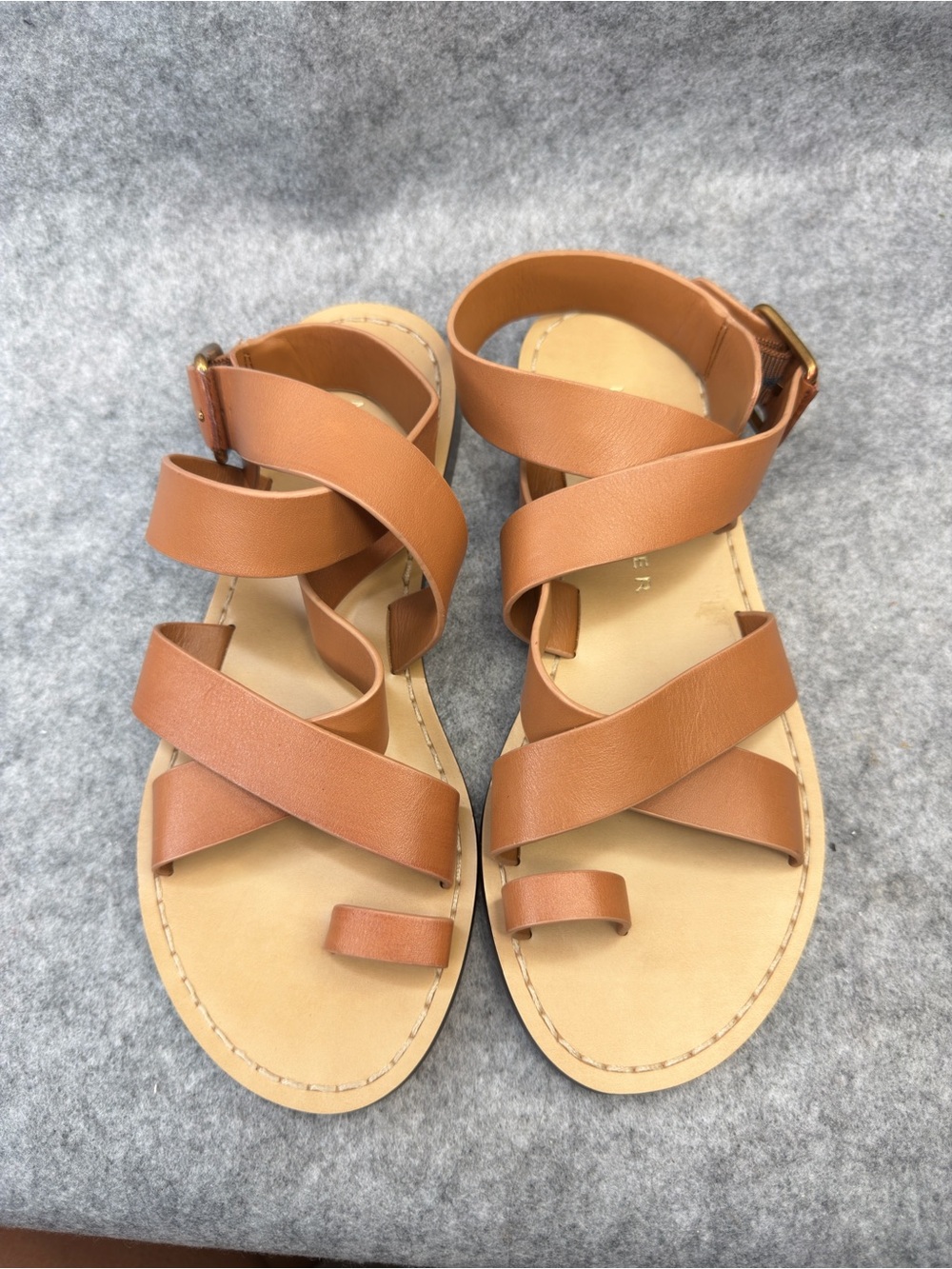 Marc Fisher LTD Women’s Tan Strappy Flat Sandals Size 6M New Nordstrom